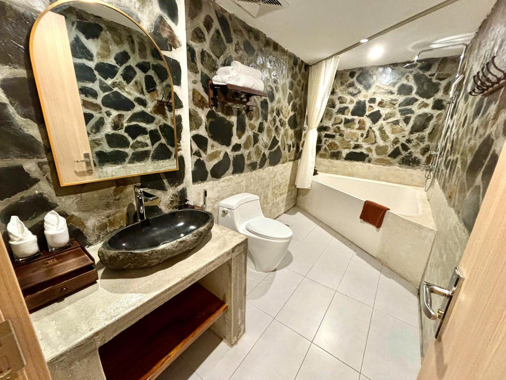 Truong Giang Boutique Hotel Lang Mon Exteriör bild